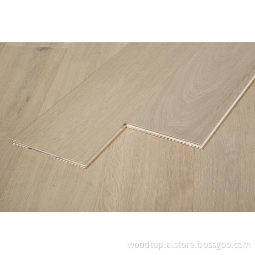 Multi-Layer Massivholz-Floors gegen Abrieb